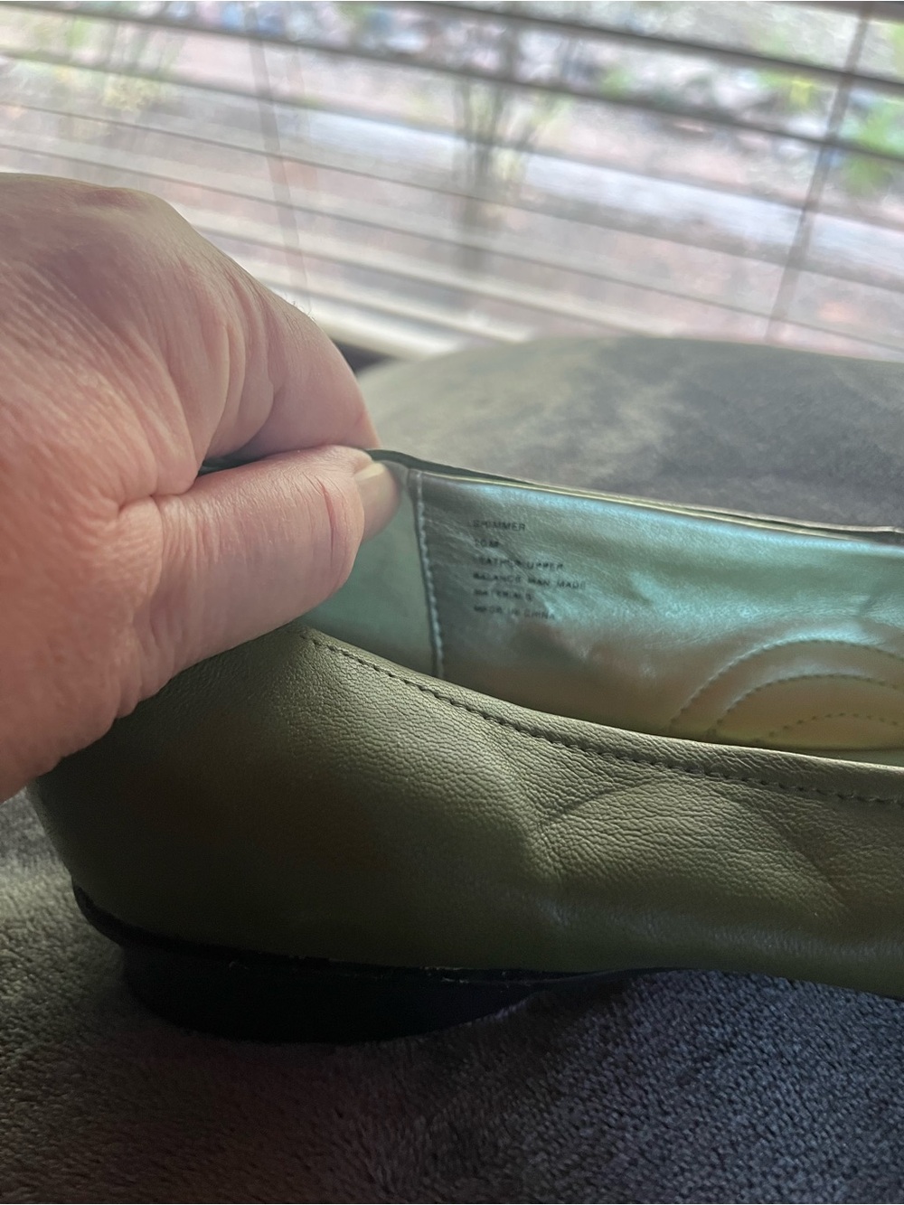 me too Olive Green leather Ballet Flats with Pink Flower Appliqués size 10 - Picture 3 of 7